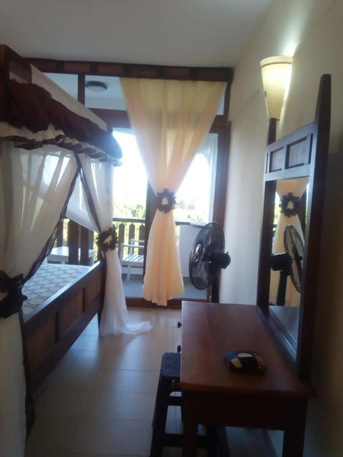 Golden Sands Resort Praia de Diani Exterior foto